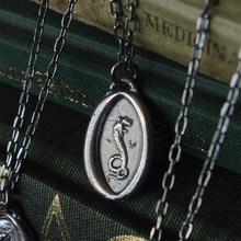 Cargar imagen en el visor de la galería, Medalla Chnoubis / Demiurgo ✷𓃬𓆙☾