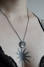 Cargar imagen en el visor de la galería, Medallón Leo ☉
