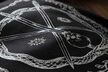 Cargar imagen en el visor de la galería, Totebag Gorgona ○𓆙🗡