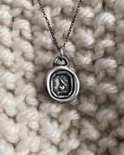 Cargar imagen en el visor de la galería, Medalla L&#39;amour ♡ ✷
