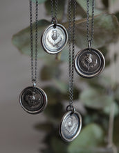 Cargar imagen en el visor de la galería, Medalla Cardo 𓆸
