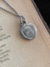 Cargar imagen en el visor de la galería, Medalla L&#39;amour ♡ ✷
